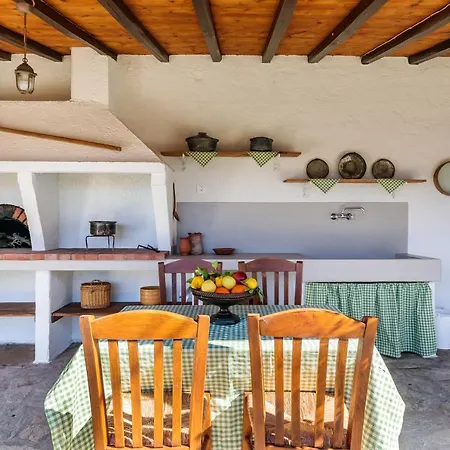 Villa Ambeli *